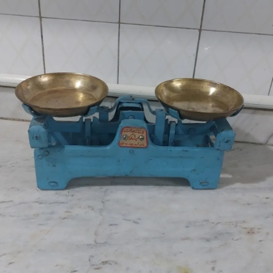 ترازو کفه ای قدیمی