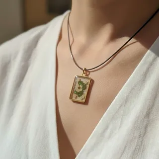 گردبند گل طبیعی