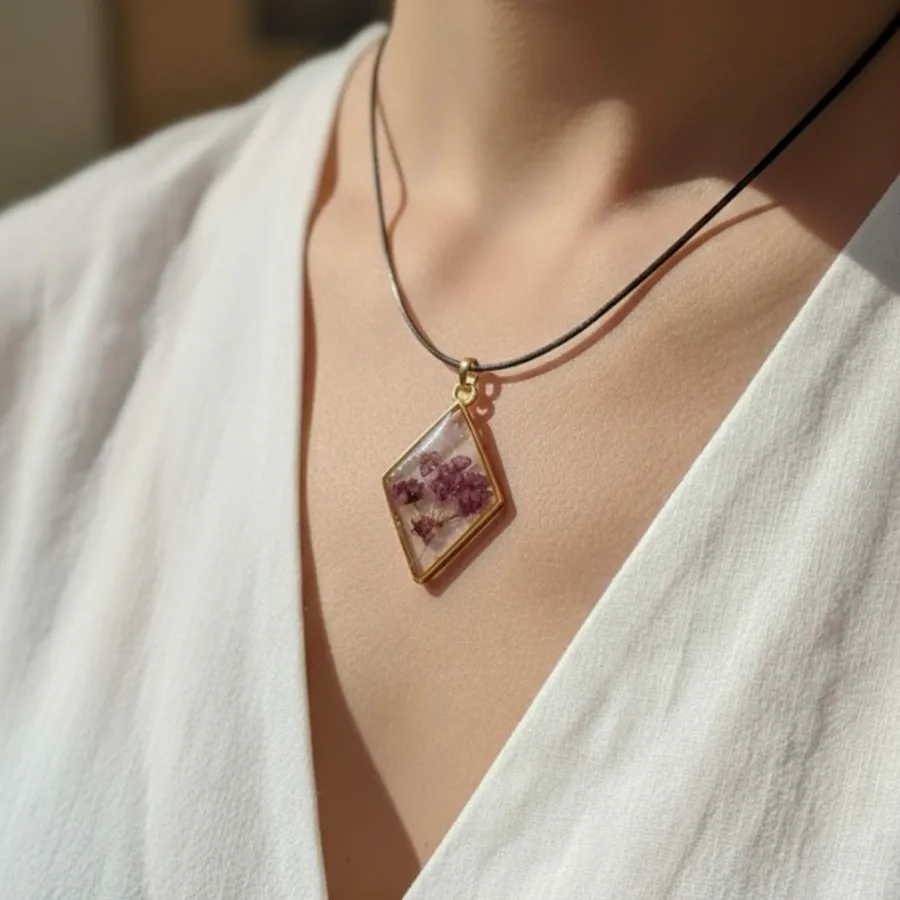 گردبند گل طبیعی