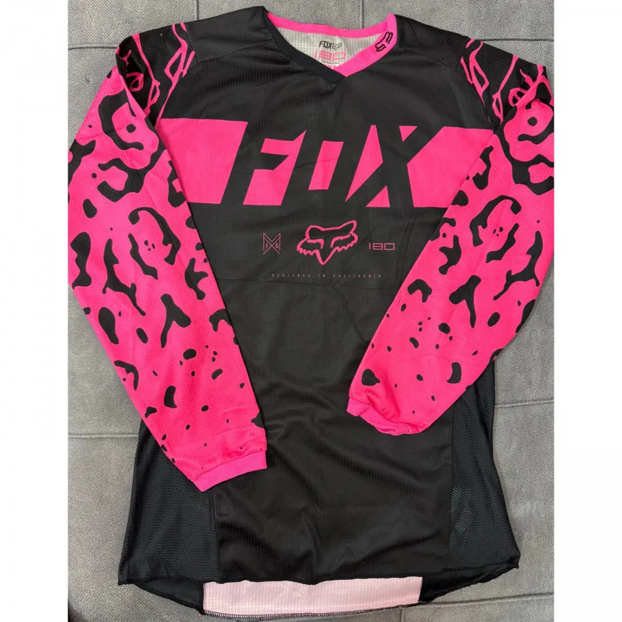 تیشرت آستین بلند