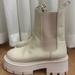 نیم بوت کرمی