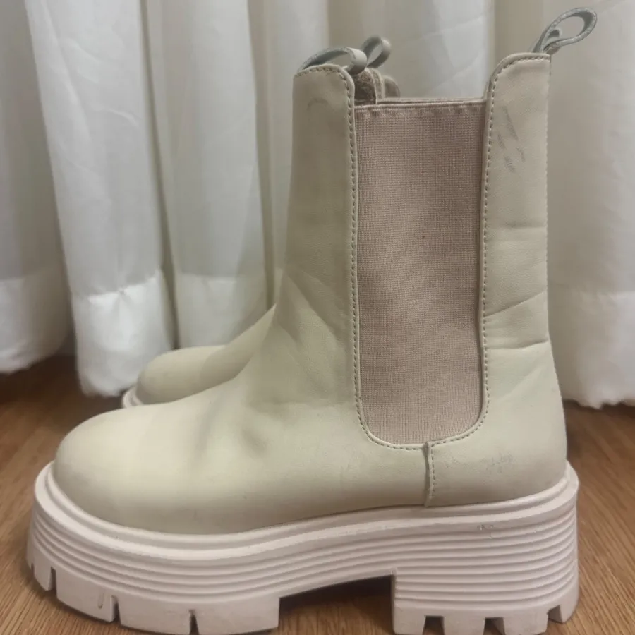 نیم بوت کرمی