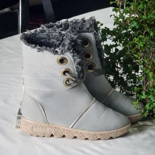 بوت طوسی خزدار