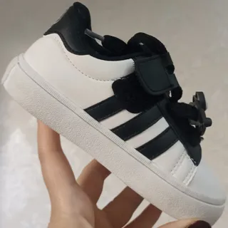 کتونی بچگانه