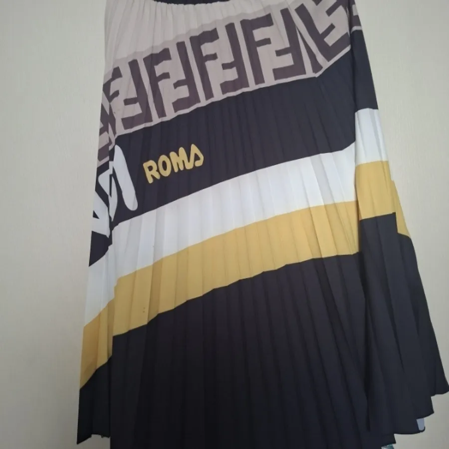 دامن پلیسه  فندی