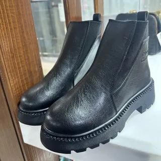بوت زنانه چرم