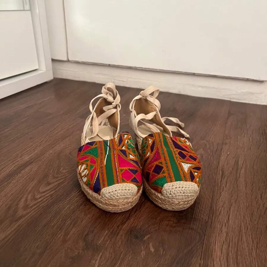 کفش کنفی تابستانی