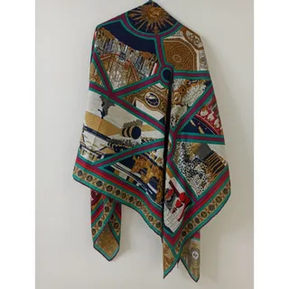 روسری گرم بالای قواره دار