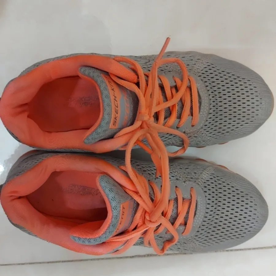 اسکچرز ، کفی ماساژوردار