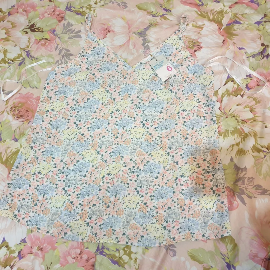 تاپ گل گلی Primark
