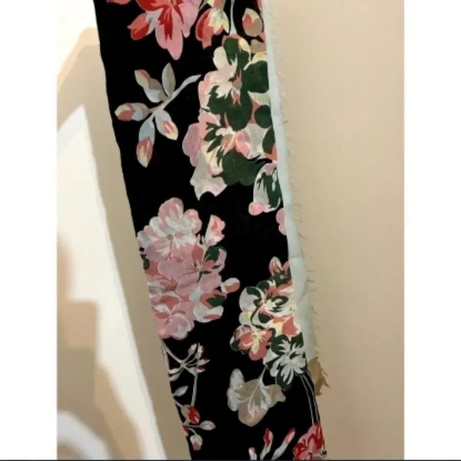 روسری رنگی نخی