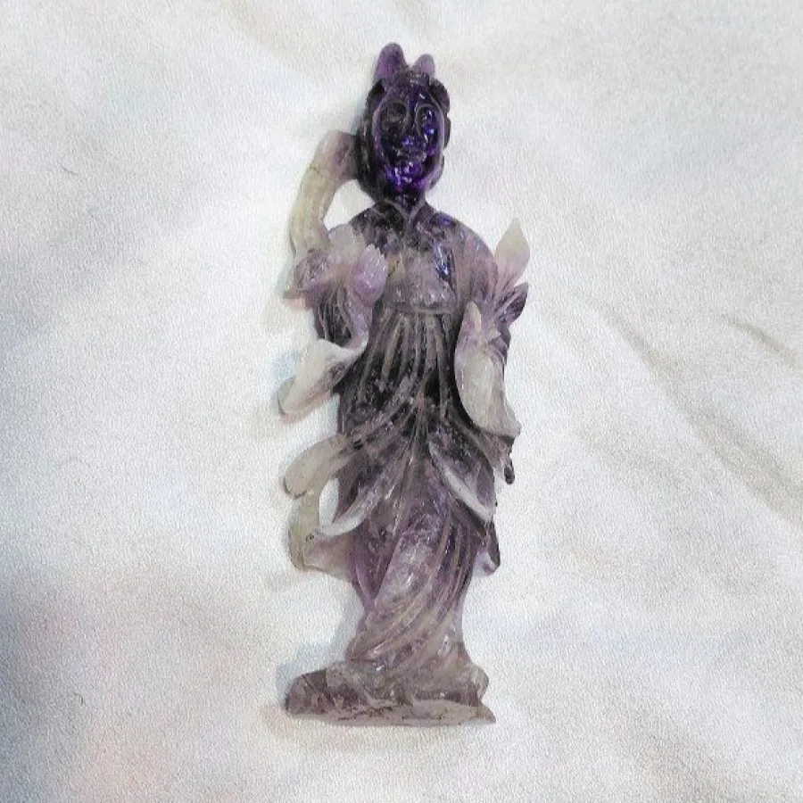 مجسمه سنگ آمیتیست