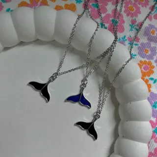 گردنبند دم وال