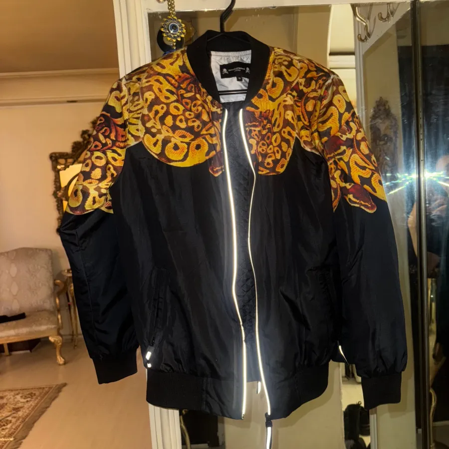 کاپشن ژاپنی طرح دار