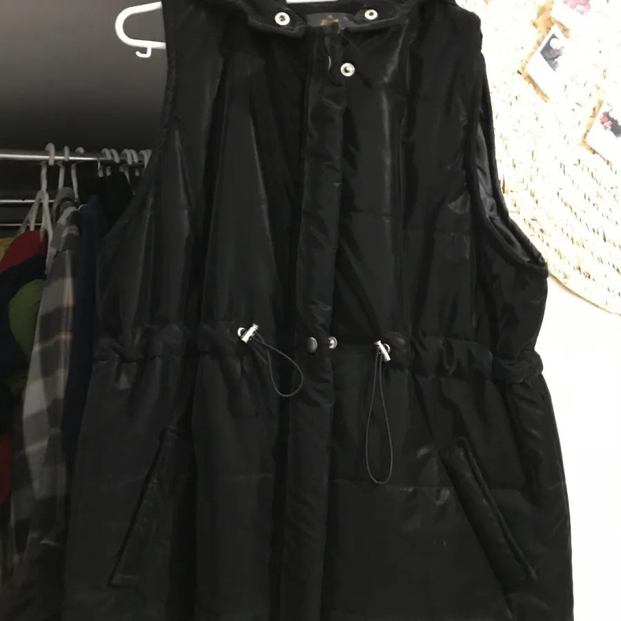 پافر مشکی کلاهدار