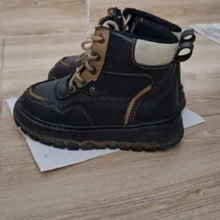 بوت بچگانه هدیه میدم