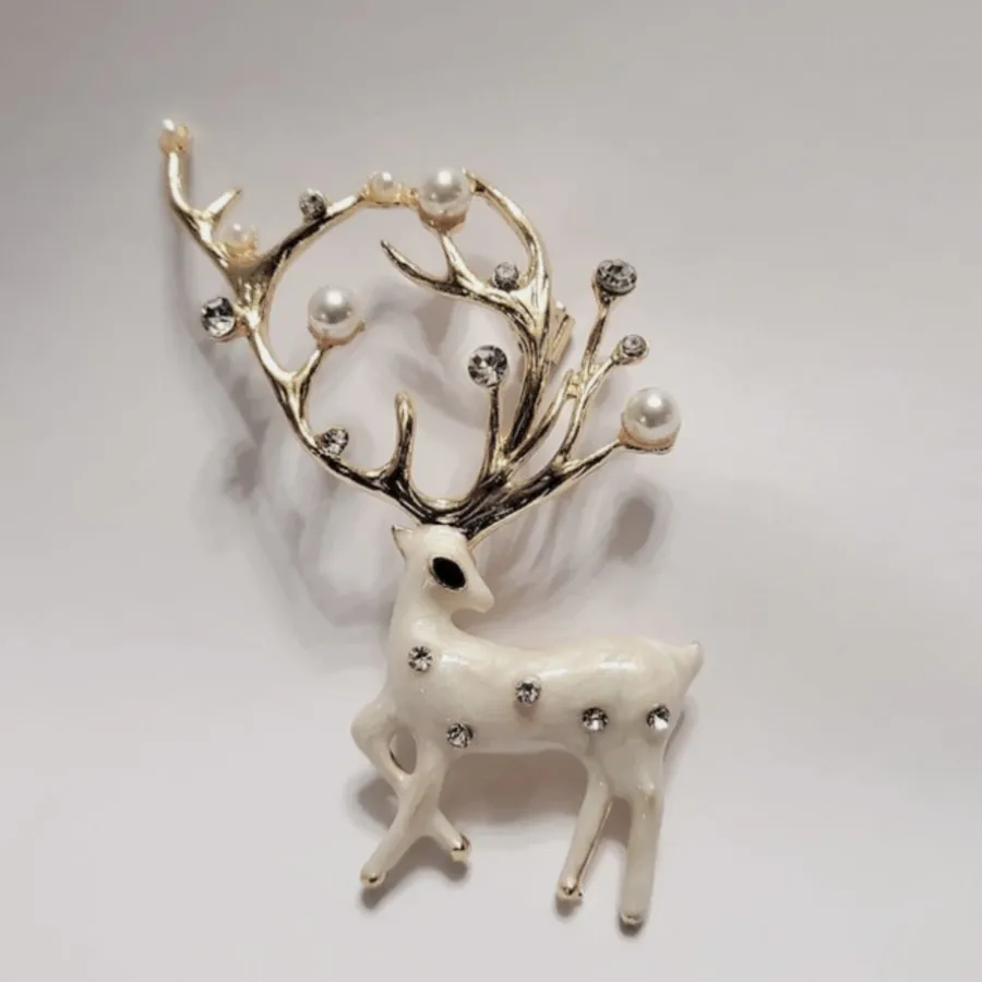 گل سینه گوزن