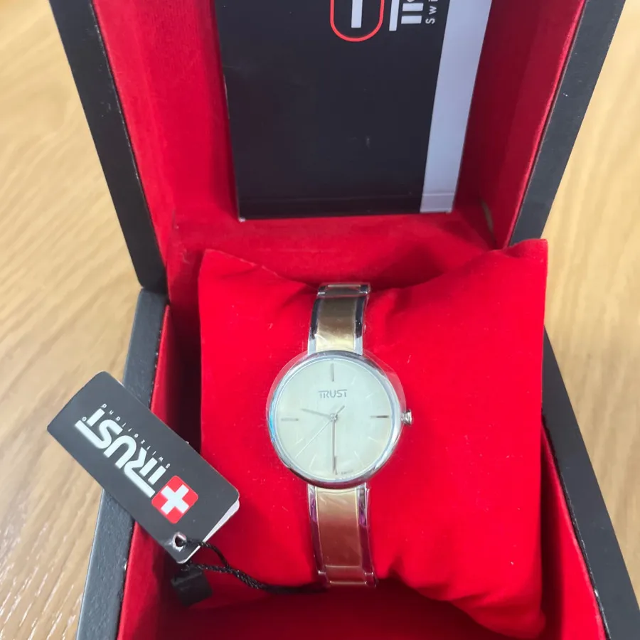 ساعت زنانه تراست اصل