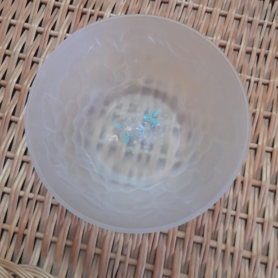 کاسه قدیمی یخی