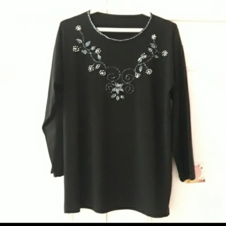 بلوز مشکی کارشده