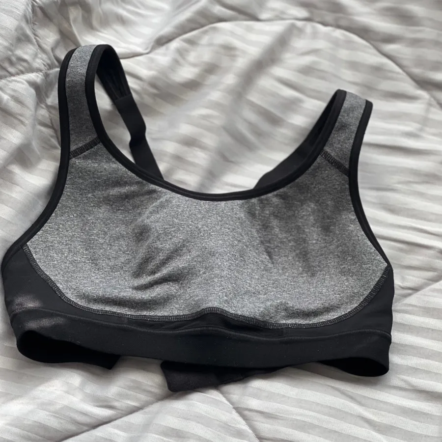 نیمتنه ورزشی