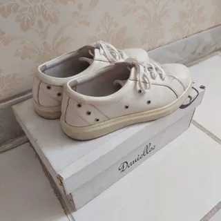 کتونی دنیلی