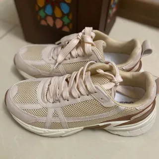 کتونی کادنزا سایز 39