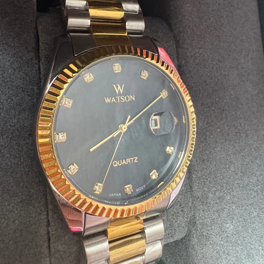 ساعت نو و استفاده نشده