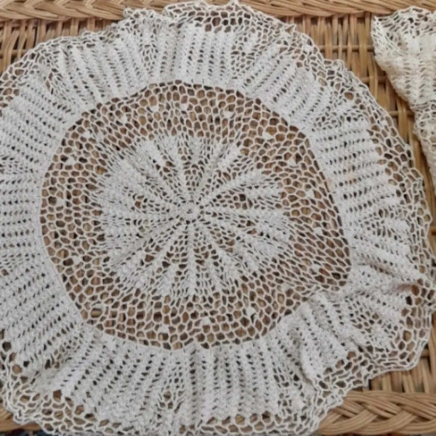 رومیزی دست بافت