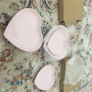 بشقاب قلب صورتی