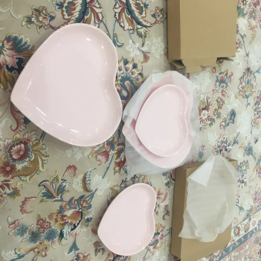 بشقاب قلب صورتی