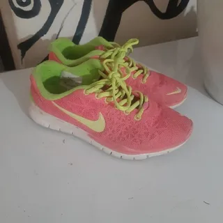 کتونی خارجی