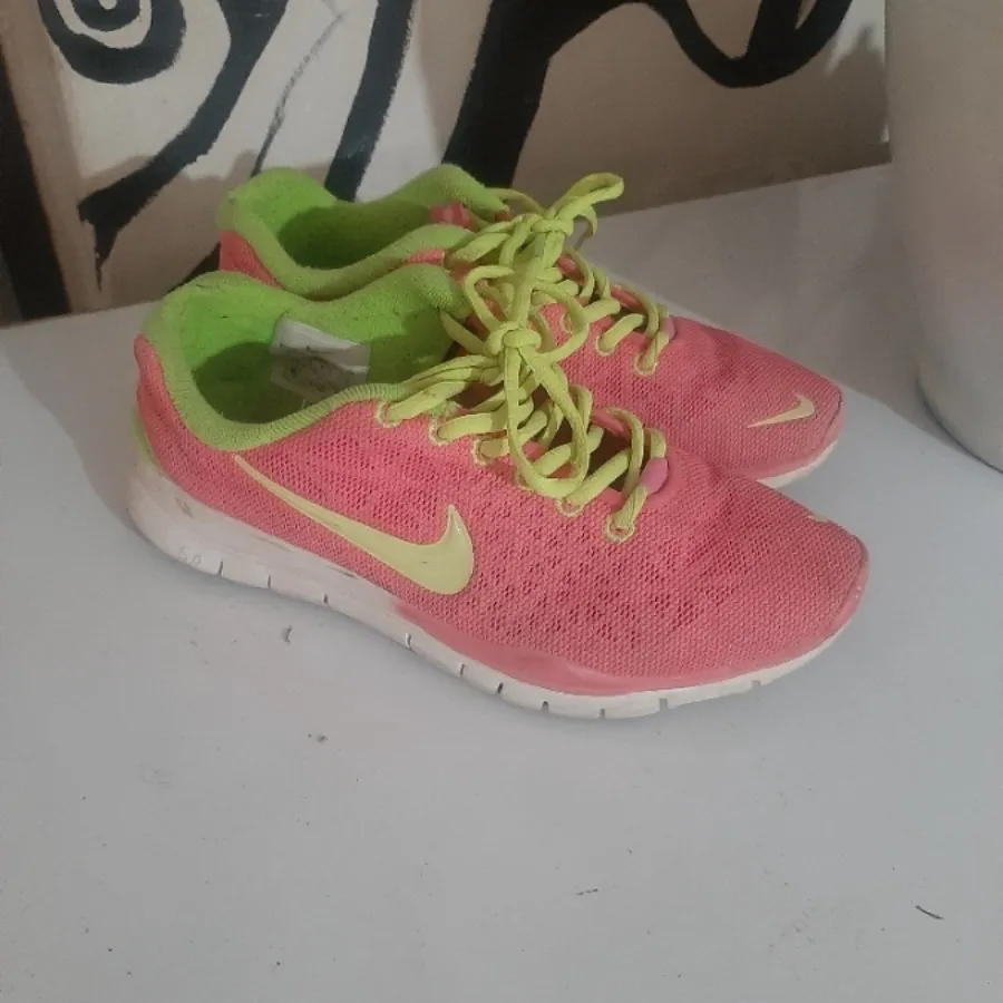 کتونی خارجی