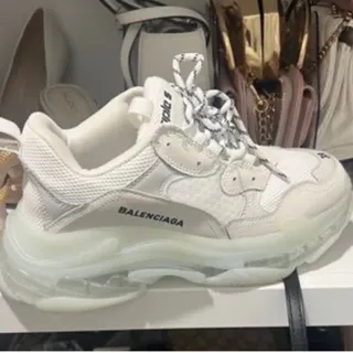 کتونی ballenciaga tripl s