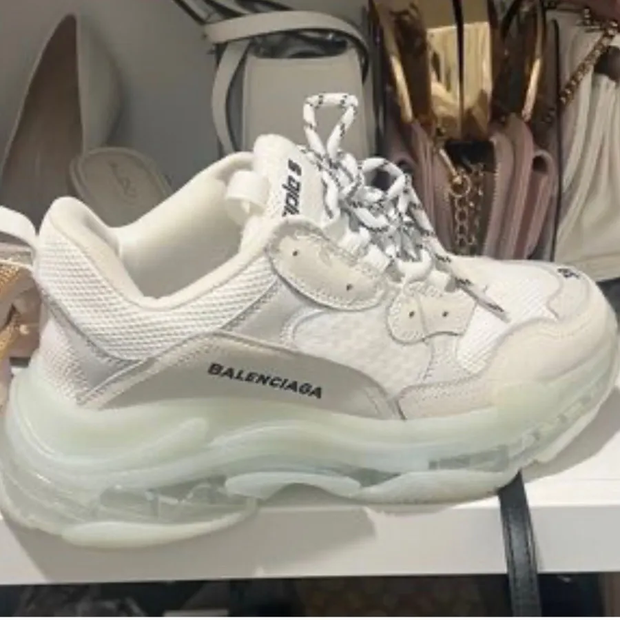 کتونی ballenciaga tripl s