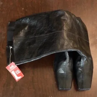 بوت مشکی چرم آرا