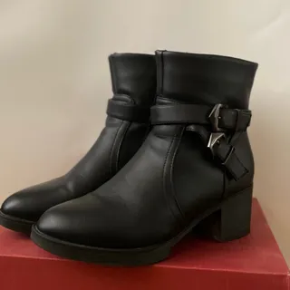 نیم بوت خارجی