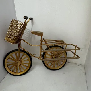 دکوری قدیمی دوچرخه طلایی