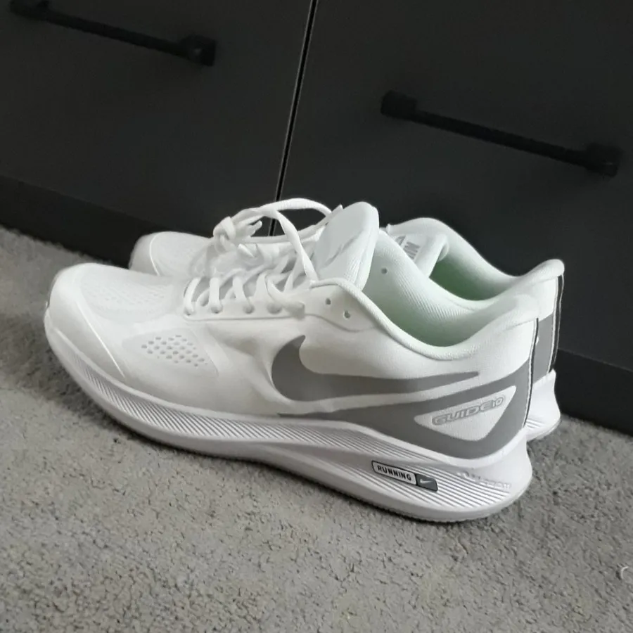 کتونی سفید نایک