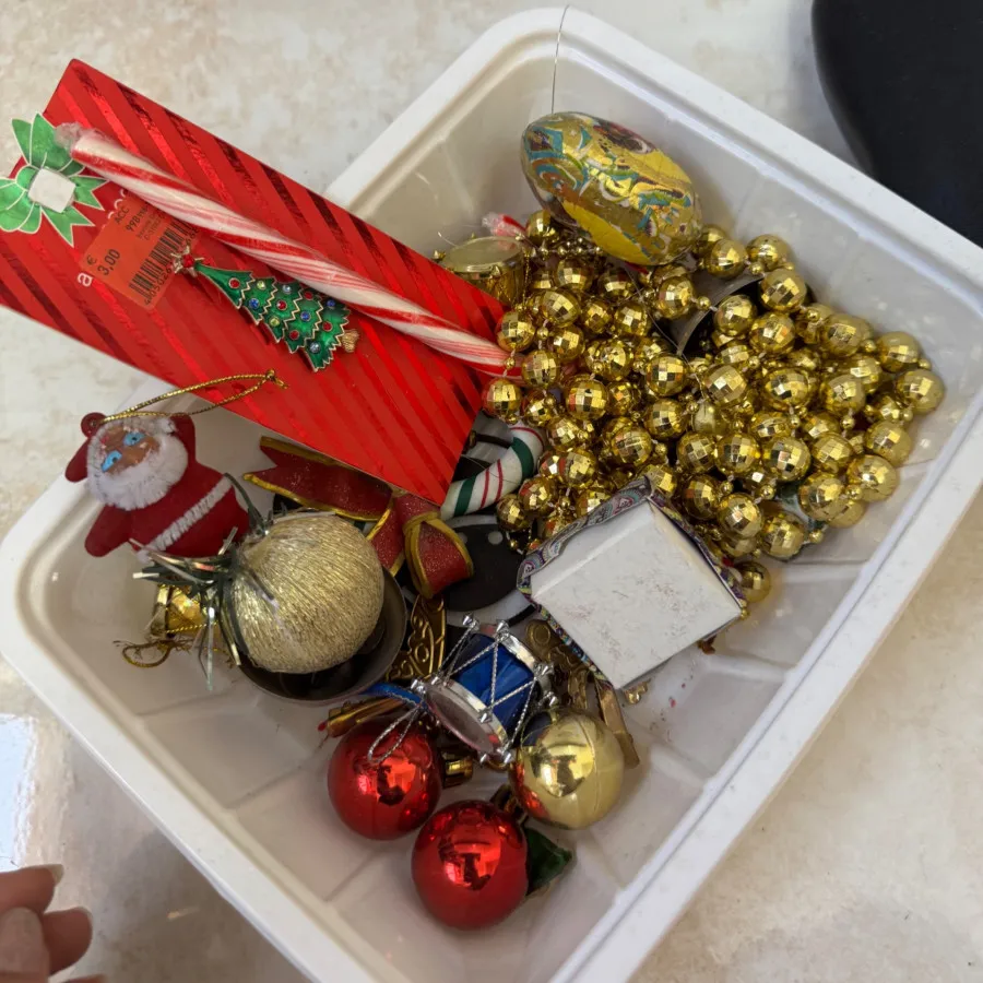 وسایل تزیینی درخت کریسمس