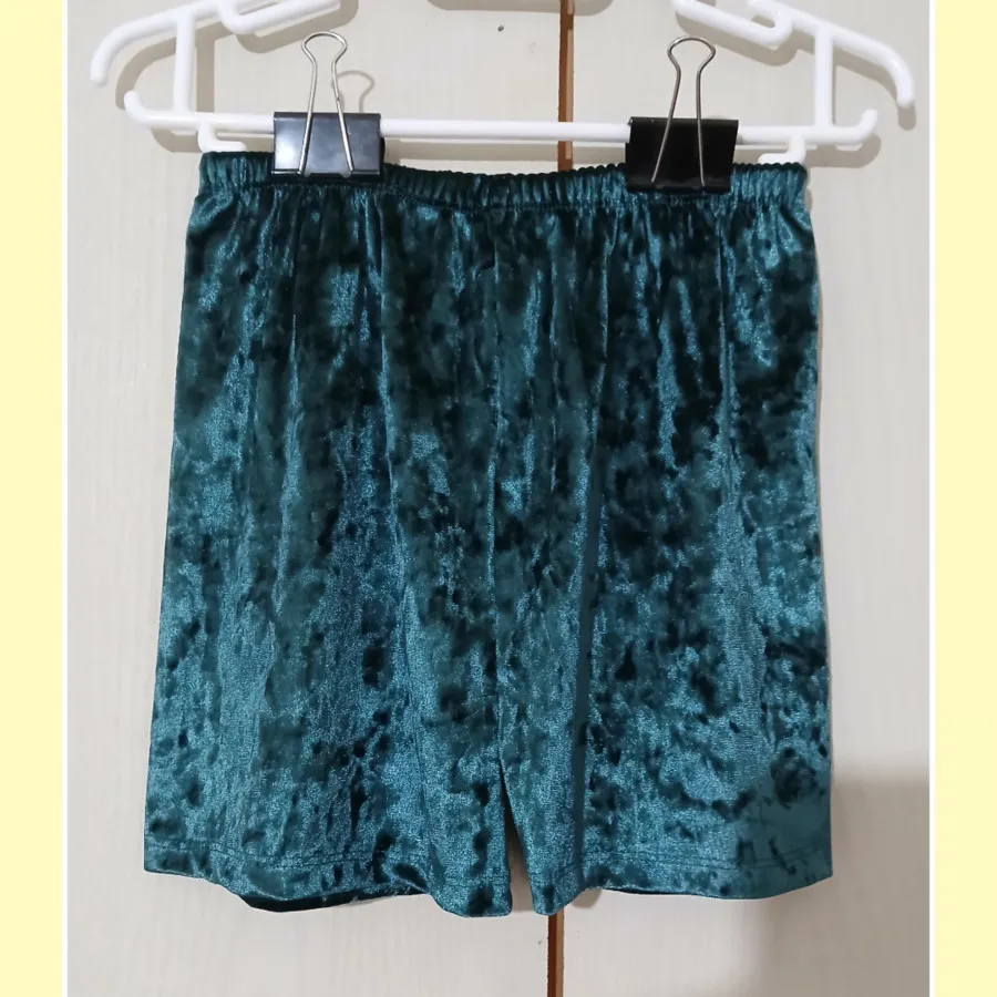 شلوارک مخمل کله‌ غازی