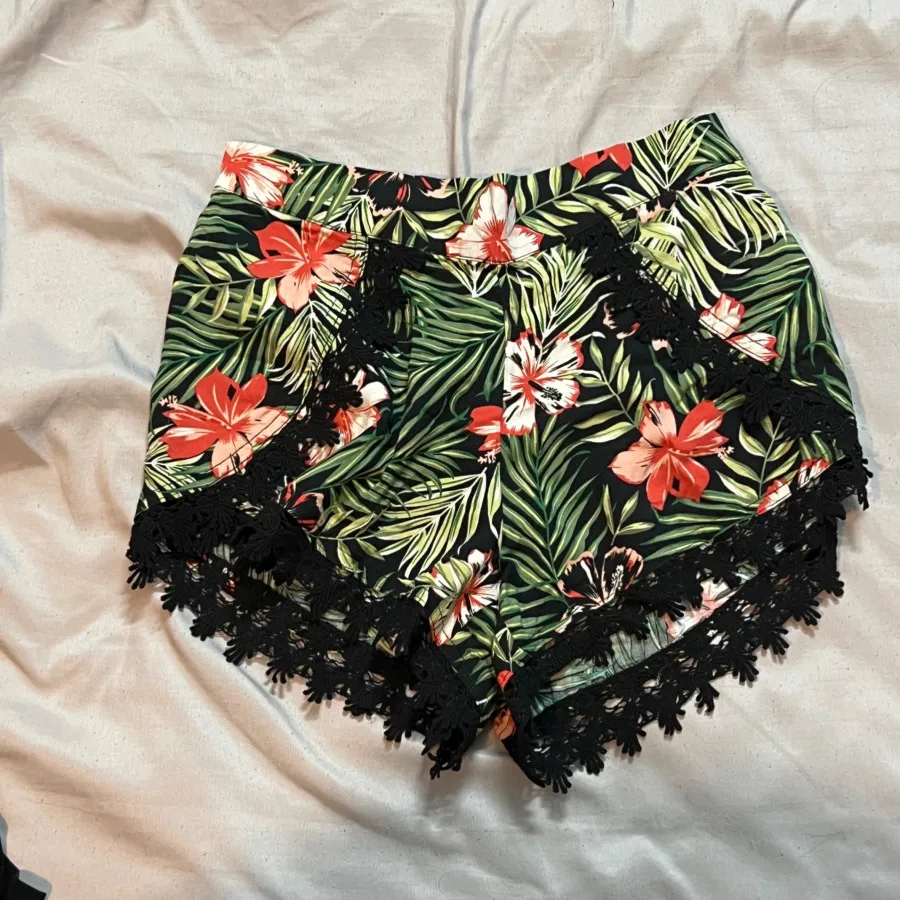 شلوارک هاوایی