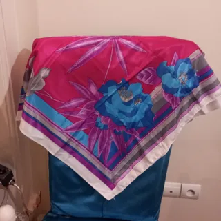 روسری ساتن طرح گل