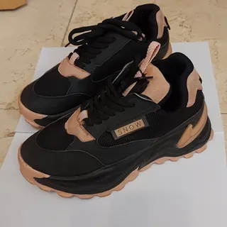 کتونی لژدار