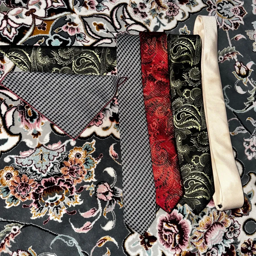 کراوات و جای دستمالی کت