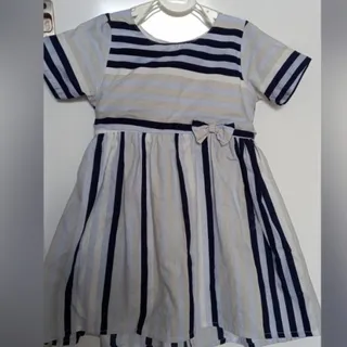 پیراهن دخترانه