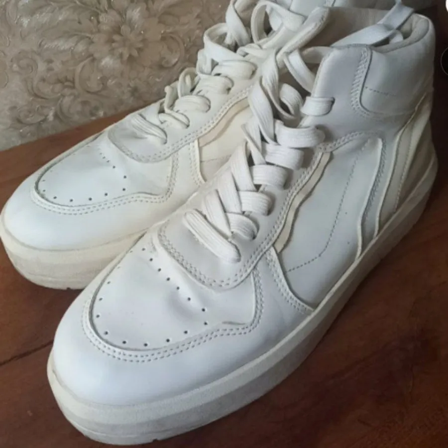 کتونی ساقدار برشکاbershka