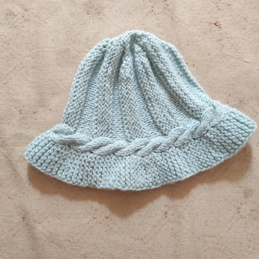 کلاه بافتنی آبی کمرنگ