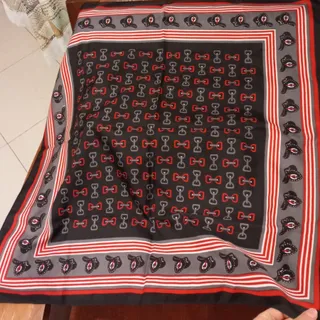 روسری کوتاه ایتالیایی