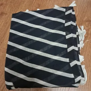 شال و روسری نخی